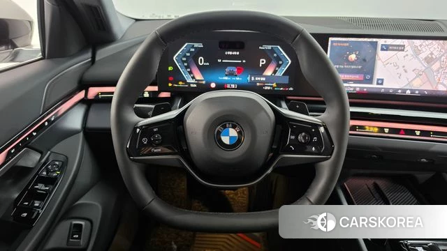 BMW 5 Series (G60) 2025 Серый из Кореи, фото 4