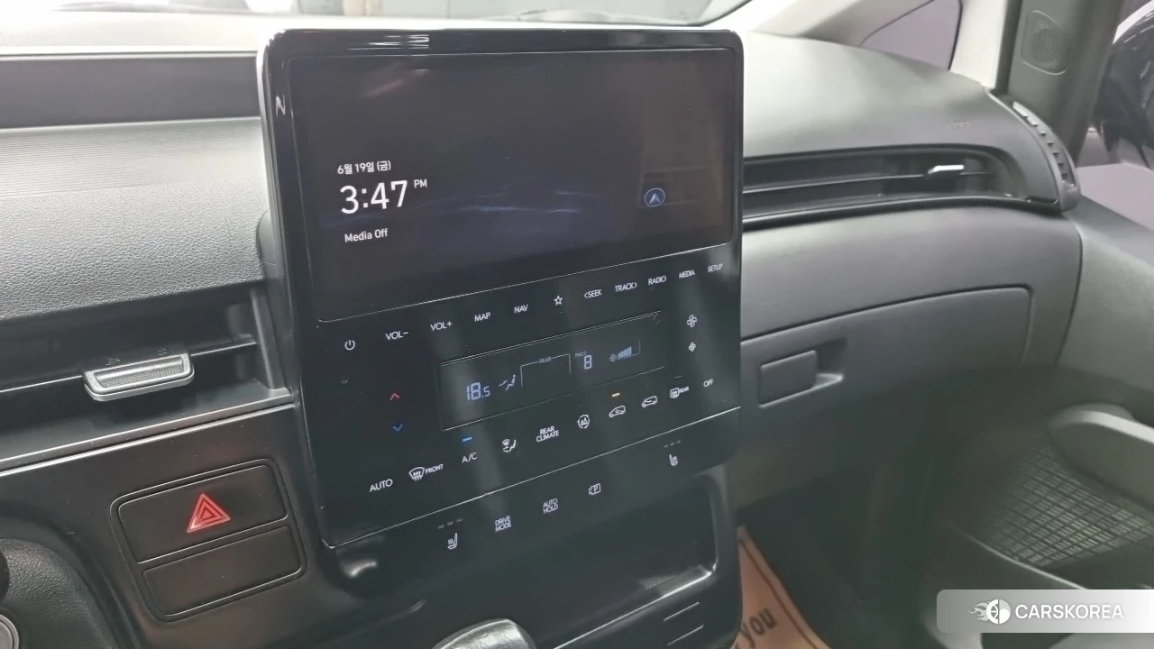 Hyundai Staria 2021 Белый из Кореи, фото 4