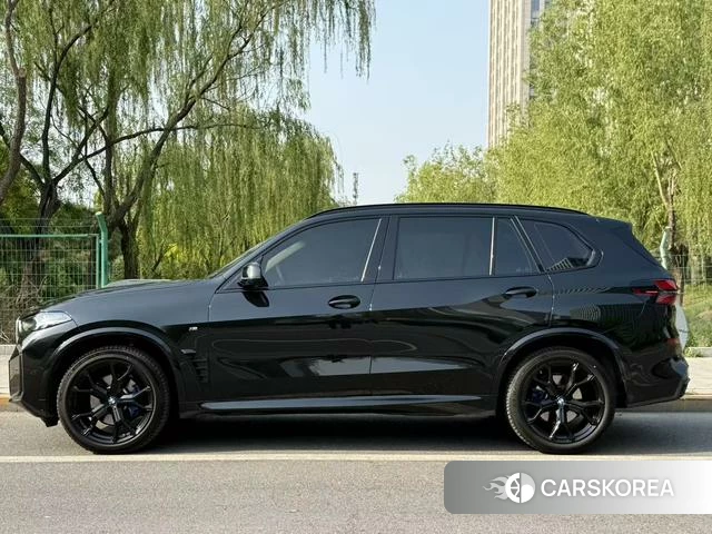BMW X5 2024 Черный из Китая, фото 4