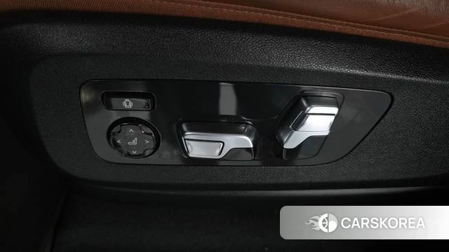 BMW X7 (G07) 2024 Белый из Кореи, фото 4