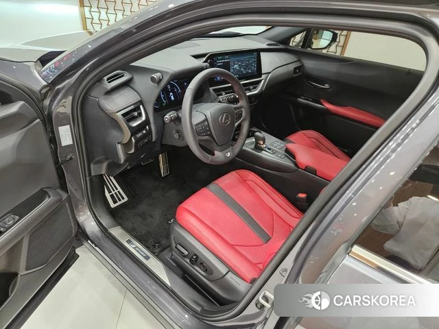 Lexus UX300h 2025 Серый из Кореи, фото 4