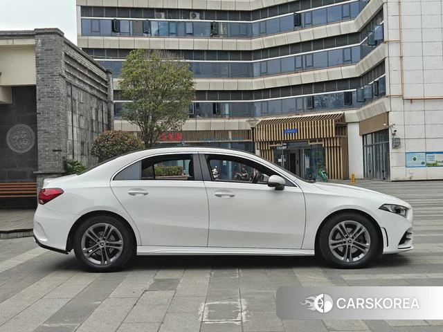 Mercedes-Benz Class A 2021 Белый из Китая, фото 4