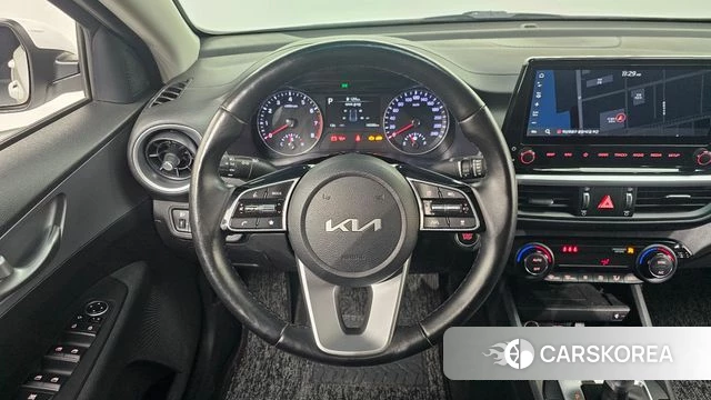Kia The New K3 2nd generation 2022 Белый из Кореи, фото 4