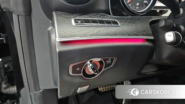 Mercedes-Benz E-Class W213 2018 Черный из Кореи, фото 4