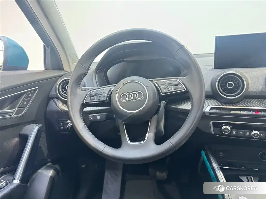 Audi Q2L 2021 Синий из Китая, фото 4