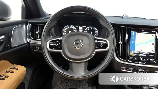 Volvo S60 3rd generation 2019 Серебристо-серый из Кореи, фото 4
