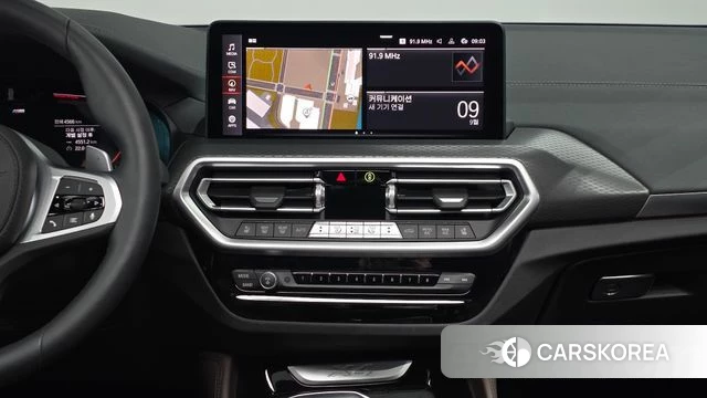 BMW X4 (G02) 2025 Светло-серебряный цвет из Кореи, фото 4