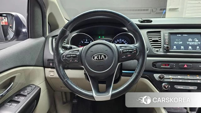 Kia The New Carnival 2018 Серебряный из Кореи, фото 4