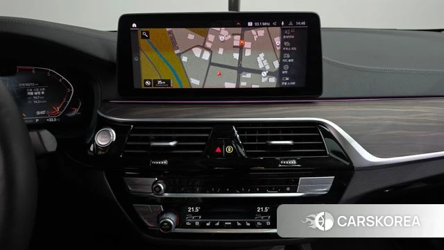 BMW 5 Series (G30) 2023 Черный из Кореи, фото 4