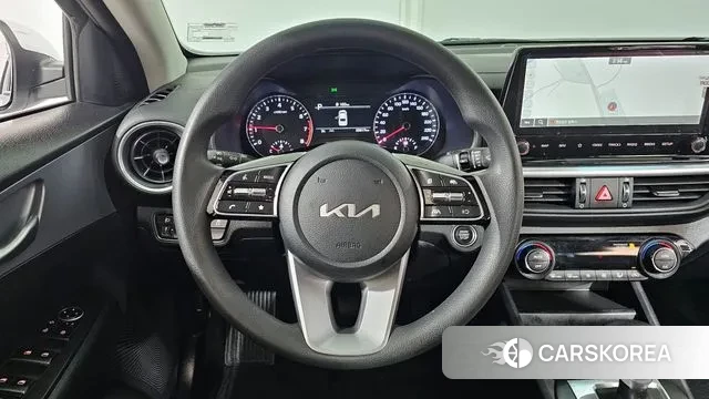 Kia The New K3 2nd generation 2023 Белый из Кореи, фото 4