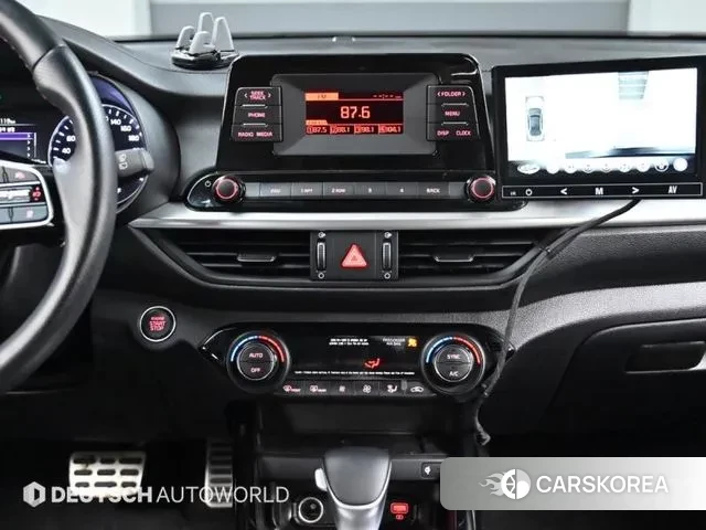 Kia The New K3 2nd generation 2021 Белый из Кореи, фото 4