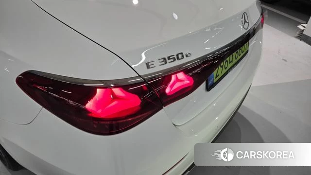 Mercedes-Benz E-Class W214 2026 Белый из Кореи, фото 4