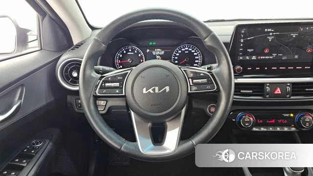 Kia The New K3 2nd generation 2023 Белый из Кореи, фото 4