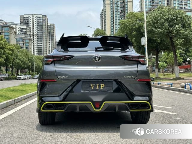 Chang'an UNI-T 2021 Темно-серый из Китая, фото 4