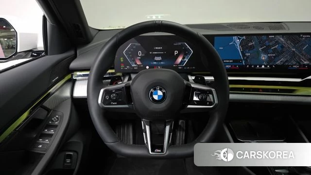 BMW 5 Series (G60) 2025 Белый из Кореи, фото 4