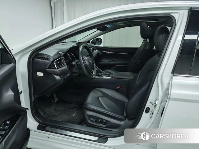 Toyota Camry 2021 Белый из Китая, фото 4