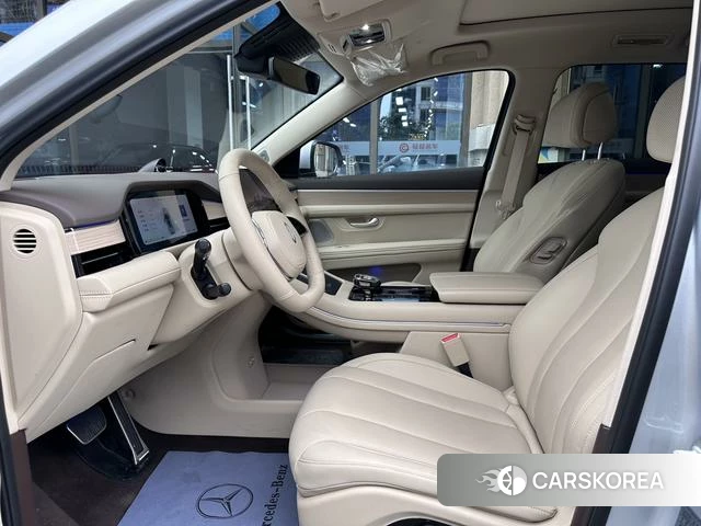 AITO Ask the world M7 2026 Серебристо-серый из Китая, фото 4