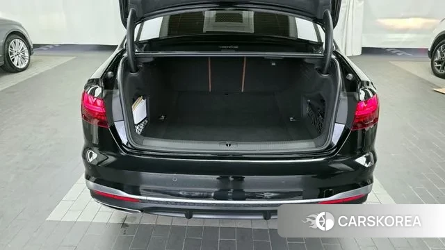 Audi A4 (B9) 2023 Черный из Кореи, фото 4