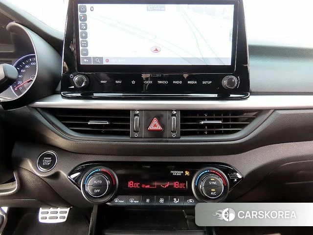 Kia The New K3 2nd generation 2021 Белый из Кореи, фото 4
