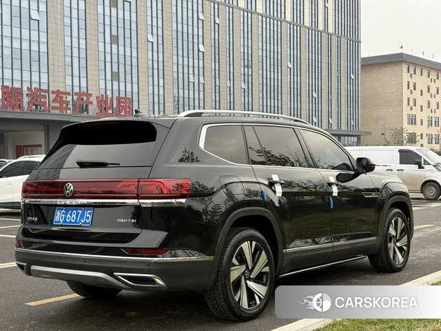 Volkswagen Tourang 2023 Черный из Китая, фото 4
