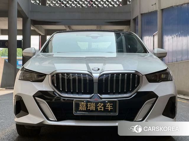 BMW 5 series 2024 Белый из Китая, фото 4