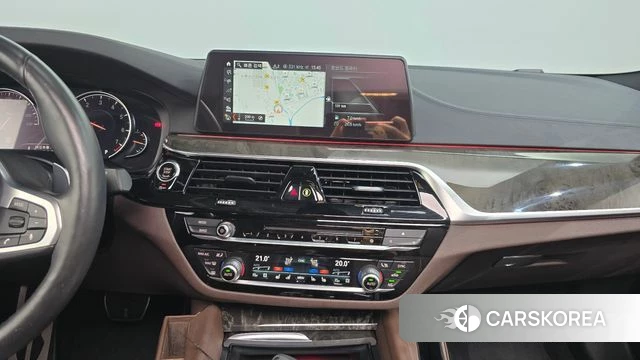 BMW 5 Series (G30) 2018 Белый из Кореи, фото 4
