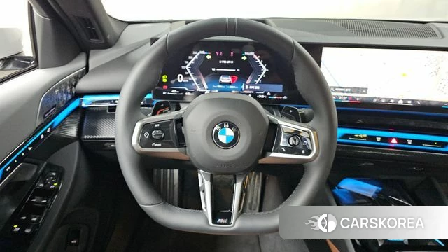 BMW 5 Series (G60) 2025 Белый из Кореи, фото 4