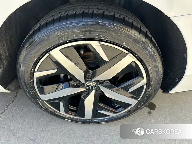 Volkswagen Lingdu 2023 Белый из Китая, фото 4