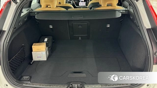 Volvo V60 Cross-Country 2nd Generation 2025 Белый из Кореи, фото 4