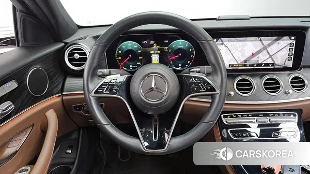 Mercedes-Benz E-Class W213 2022 Белый из Кореи, фото 4