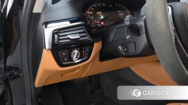 BMW 5 Series (G30) 2020 Черный из Кореи, фото 4