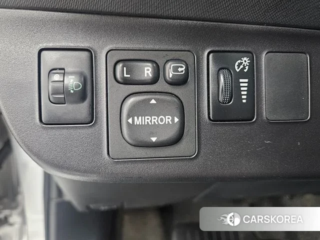 Toyota Prius C 2020 Серебристо-серый из Кореи, фото 4