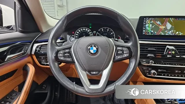 BMW 5 Series (G30) 2018 Белый из Кореи, фото 4