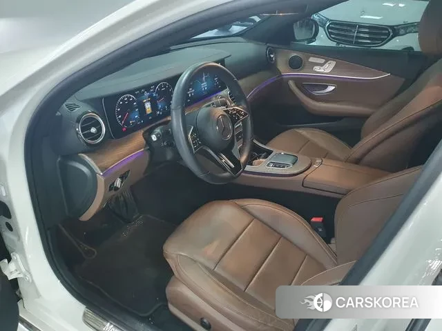 Mercedes-Benz E-Class W213 2023 Белый из Кореи, фото 4