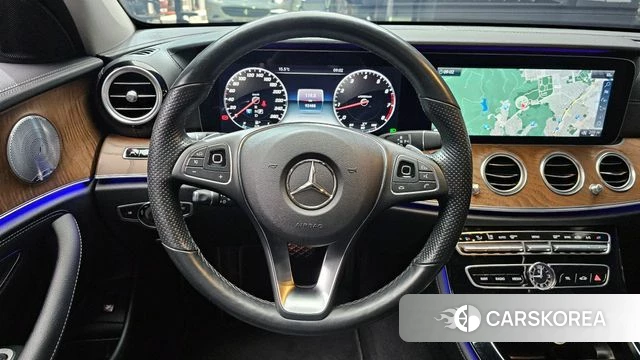 Mercedes-Benz E-Class W213 2018 Серебряный из Кореи, фото 4