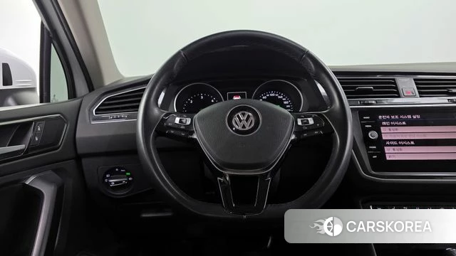 Volkswagen Tiguan second Generation 2018 Белый из Кореи, фото 4