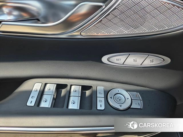 Genesis GV70 2023 Черный из Кореи, фото 4