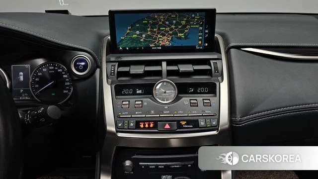 Lexus NX300h 2019 Черный из Кореи, фото 4