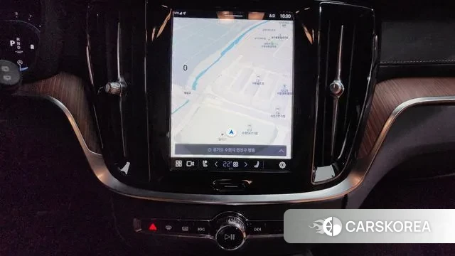 Volvo V60 Cross-Country 2nd Generation 2023 Белый из Кореи, фото 4