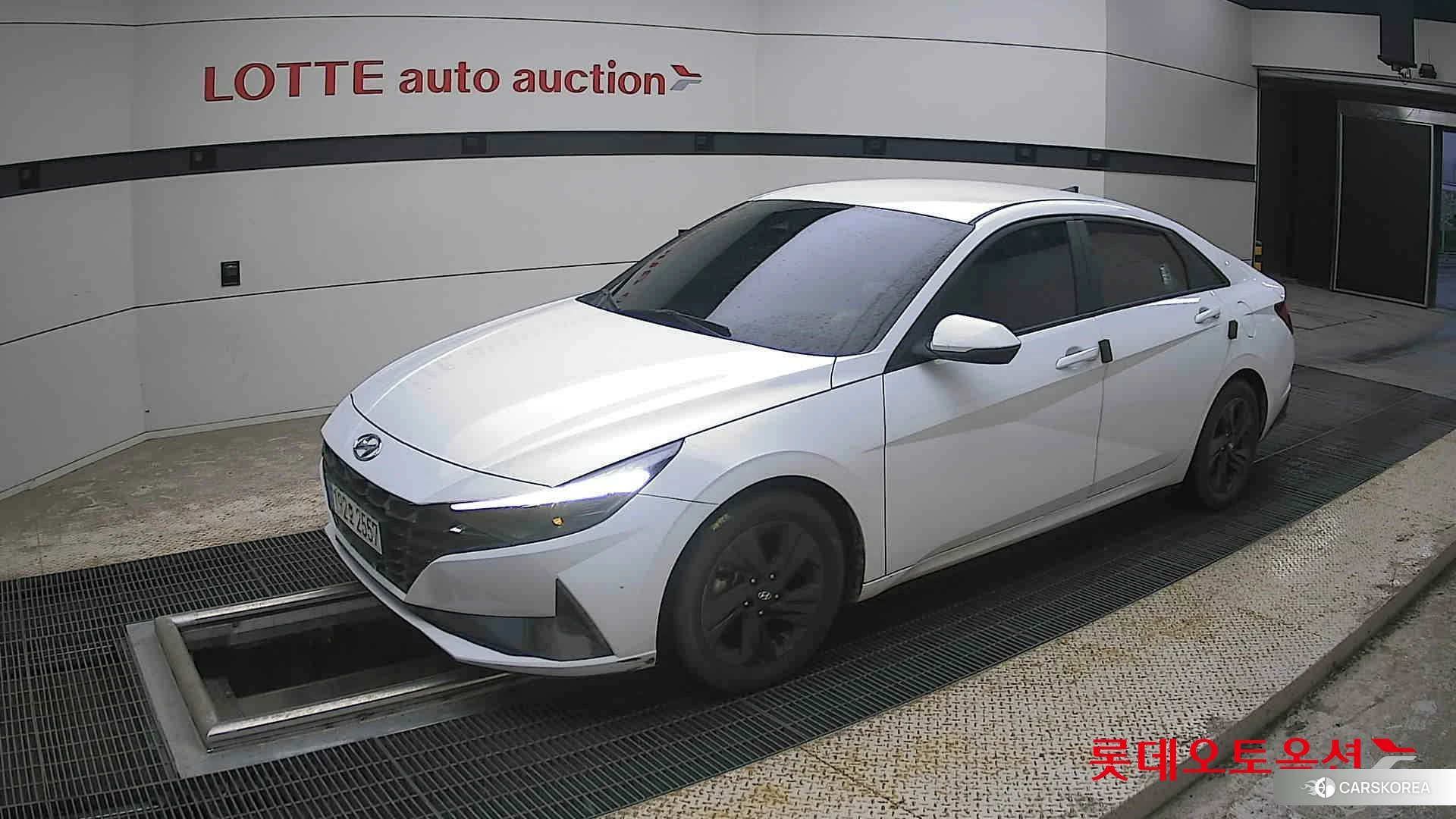 Hyundai Avante 2023 Polar White из Кореи, фото 4