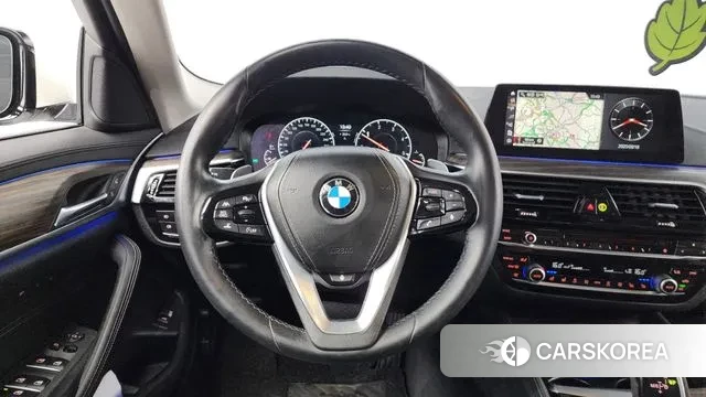 BMW 5 Series (G30) 2019 Белый из Кореи, фото 4