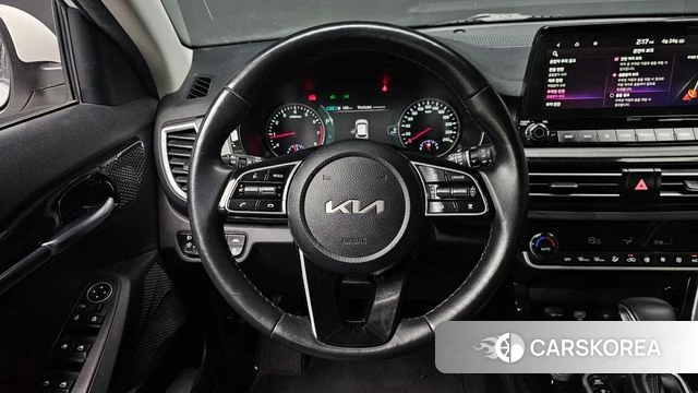 Kia Seltos 2022 Белый из Кореи, фото 4