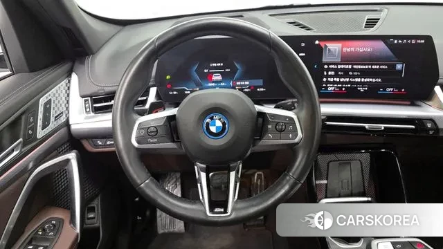 BMW iX1 (U11) 2023 Белый из Кореи, фото 4