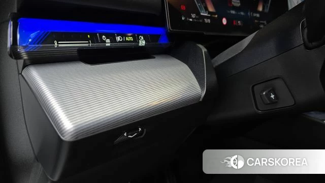 BMW 5 Series (G60) 2025 Белый из Кореи, фото 4