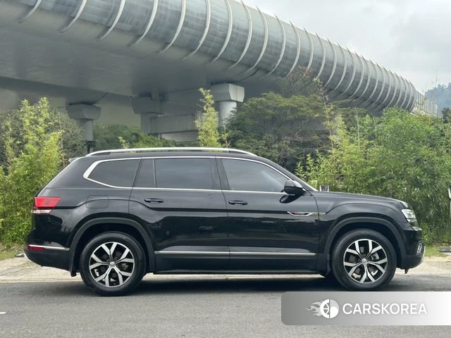 Volkswagen Tourang 2021 Черный из Китая, фото 4