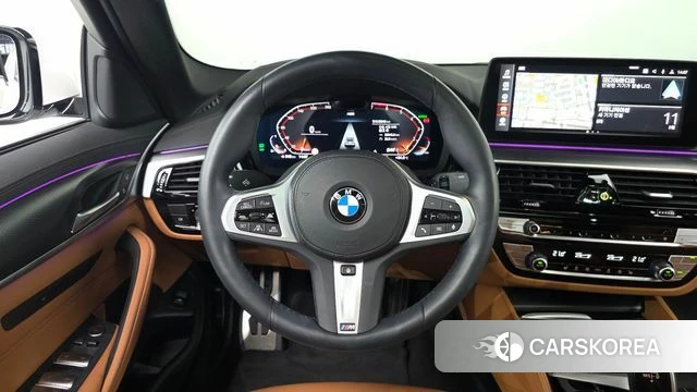 BMW 5 Series (G30) 2023 Белый из Кореи, фото 4