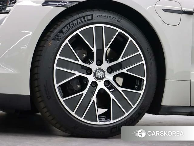 Porsche Taycan 2023 Белый из Китая, фото 4