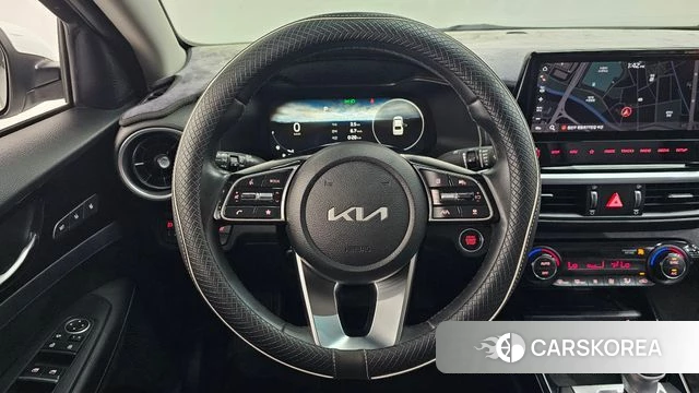 Kia The New K3 2nd generation 2021 Белый из Кореи, фото 4
