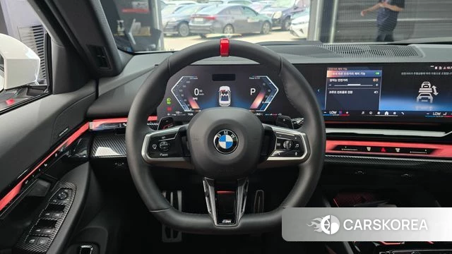 BMW 5 Series (G60) 2023 Белый из Кореи, фото 4