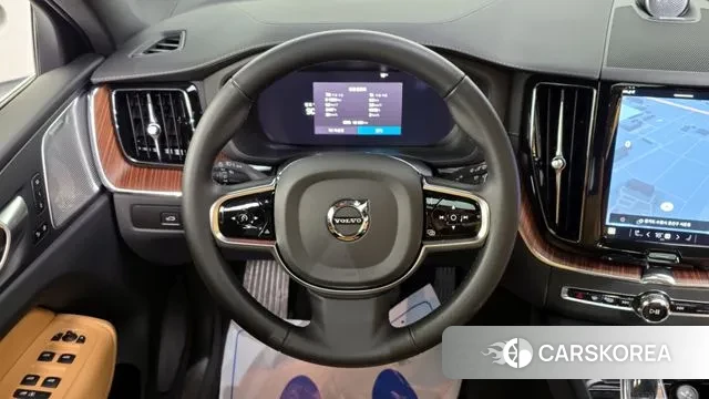 Volvo XC60 second Generation 2024 Черный из Кореи, фото 4